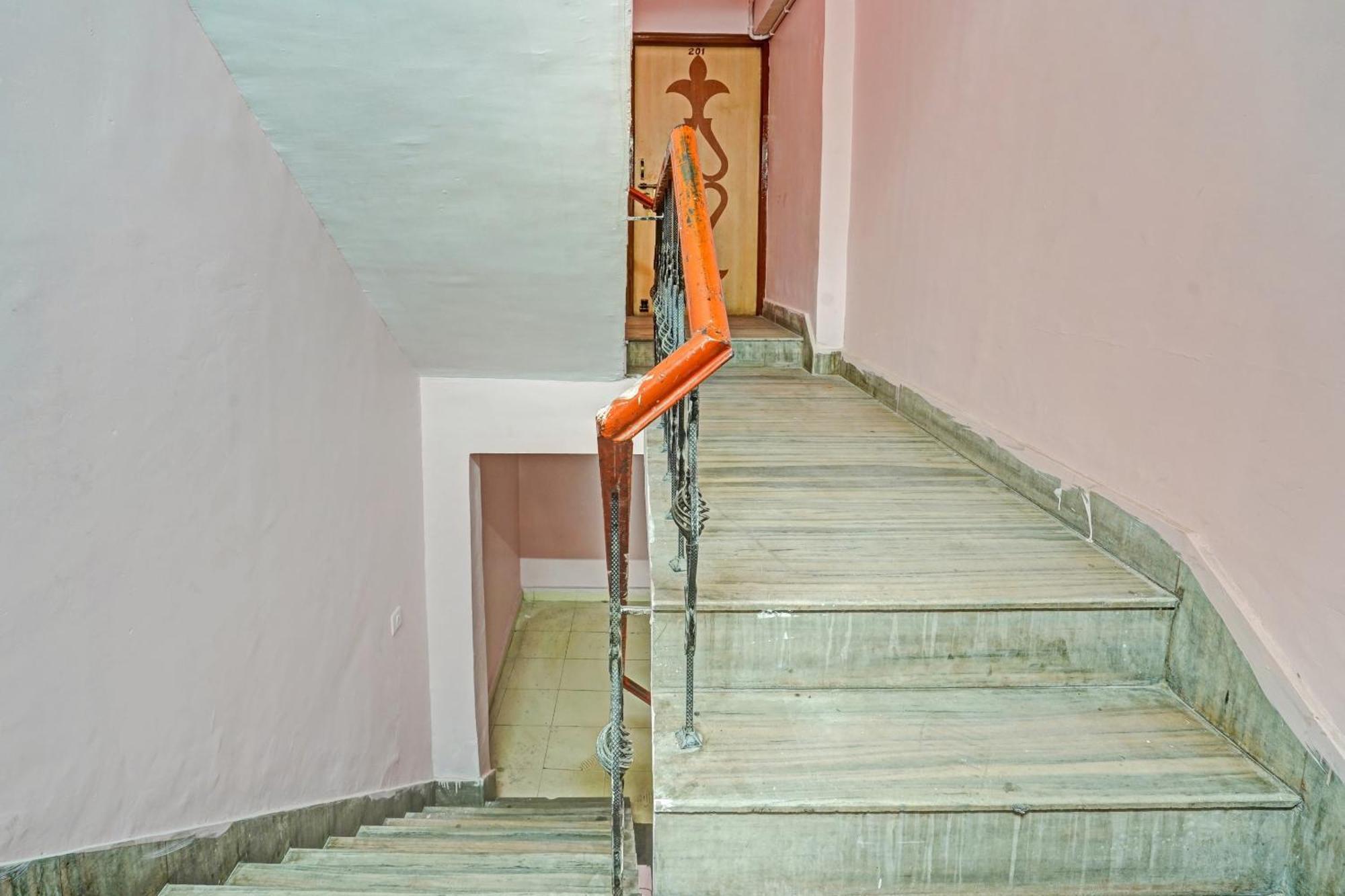 Hotel O B N Palace Rāipur Buitenkant foto