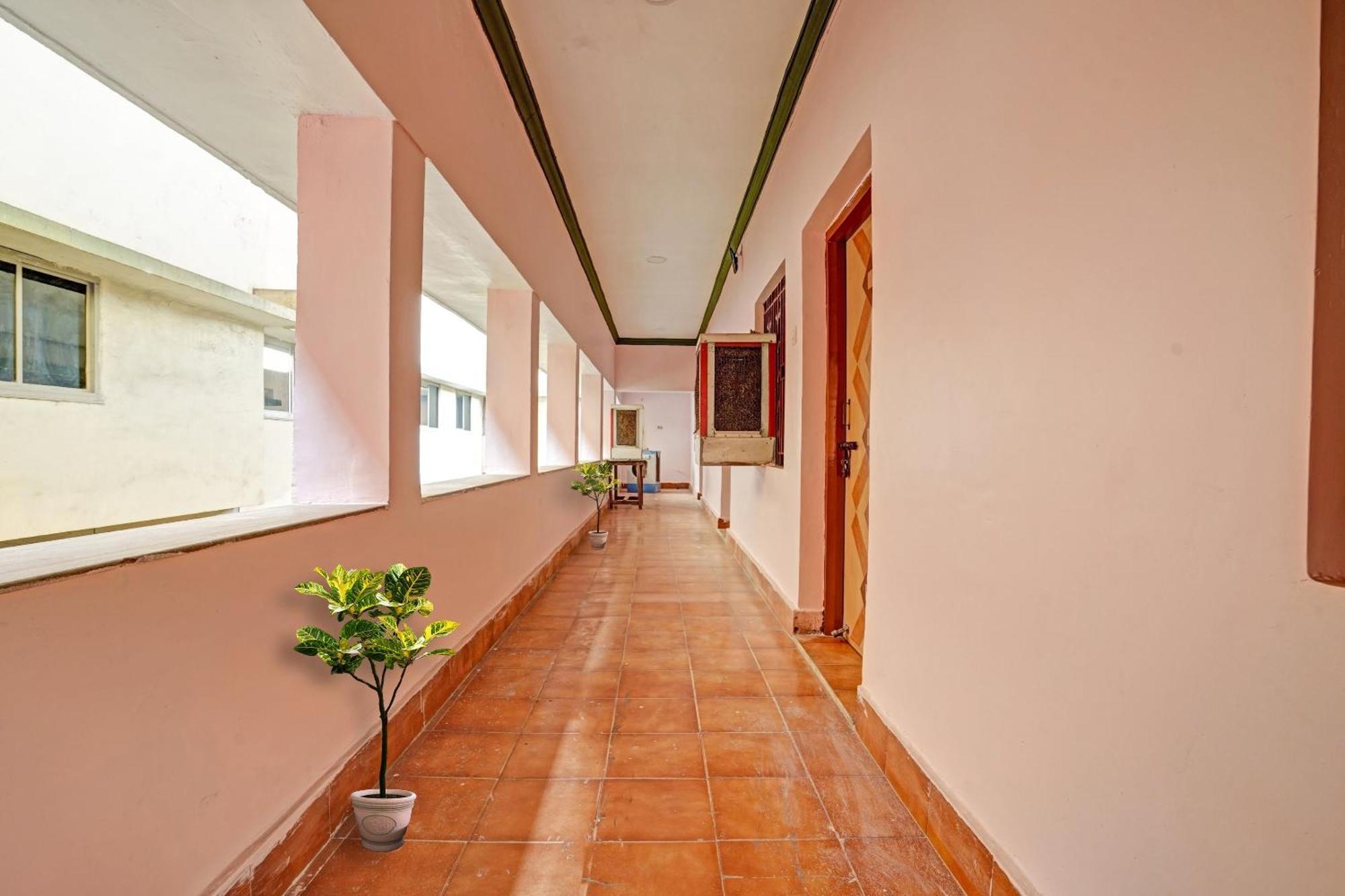 Hotel O B N Palace Rāipur Buitenkant foto